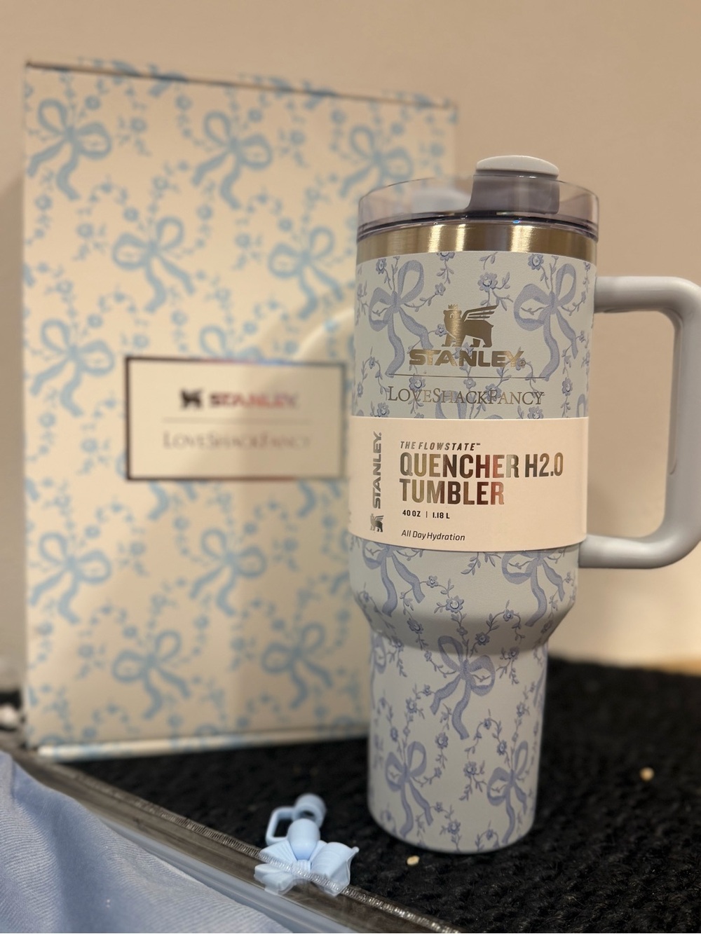 Stanley Light Blue Pattern Quencher H2.0 Tumbler with Handle